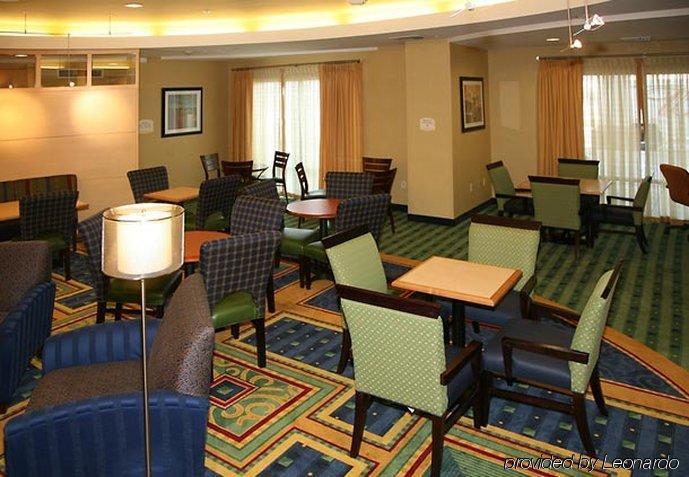 Springhill Suites Fresno Restoran fotoğraf